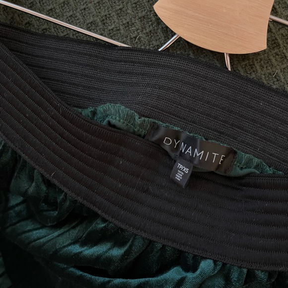 Dynamite Green Velvet High Waisted Skirt - Picture 7 of 7